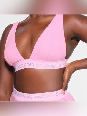 SKIMS x Swarovski Cotton Rib Plunge Bralette
Bubble Gum